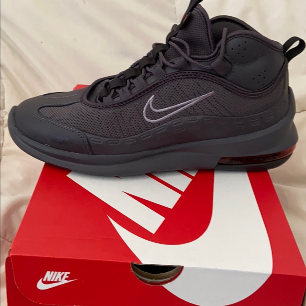 Nike Air Max Axis Mid